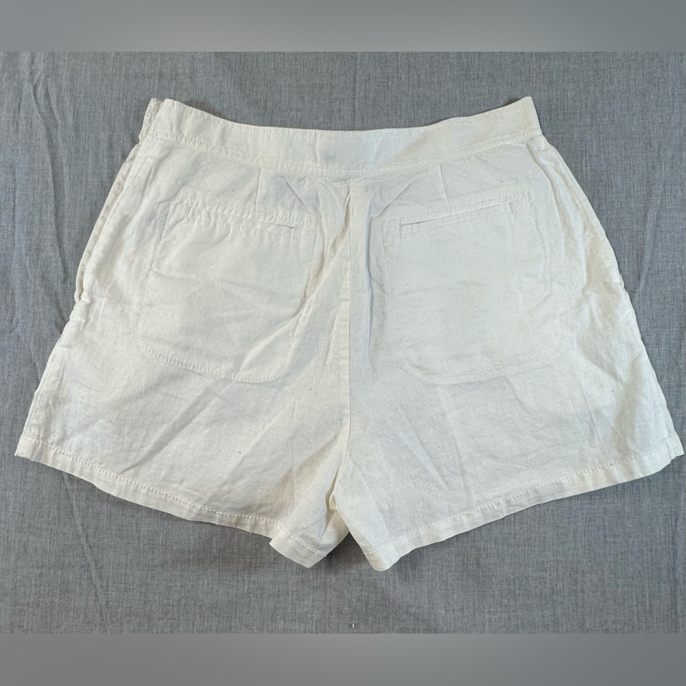 Chelsea & Violet Cream Women's Shorts NWT - Picture 9 of 9